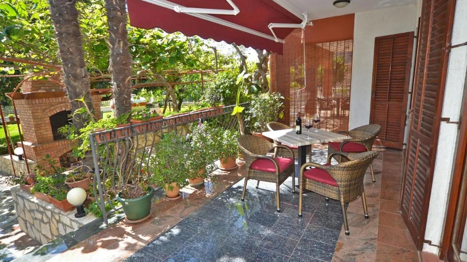 公寓 罗维尼Ground Floor Retreat With Bbq公寓