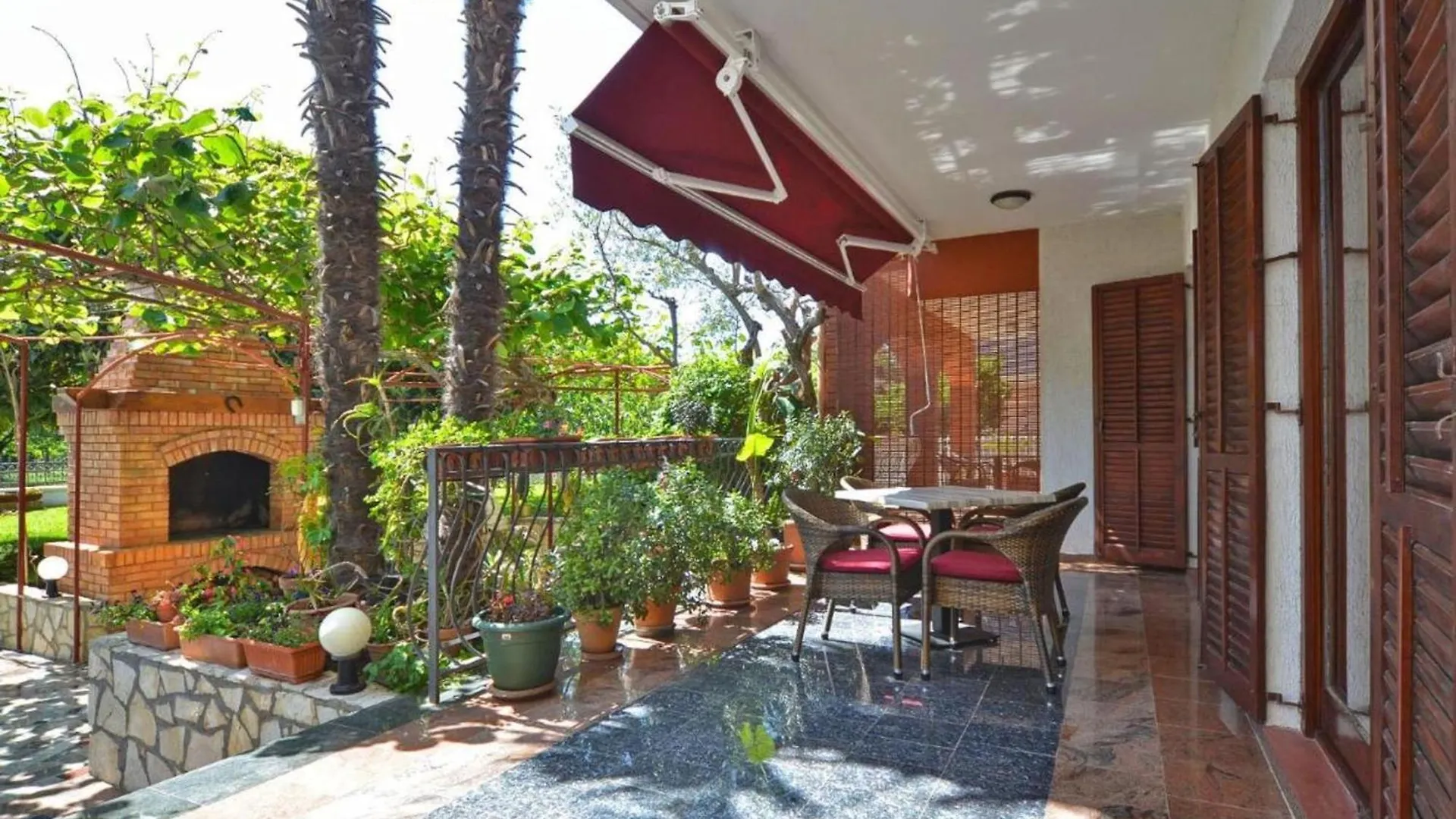 Ground Floor Retreat With Bbq location
